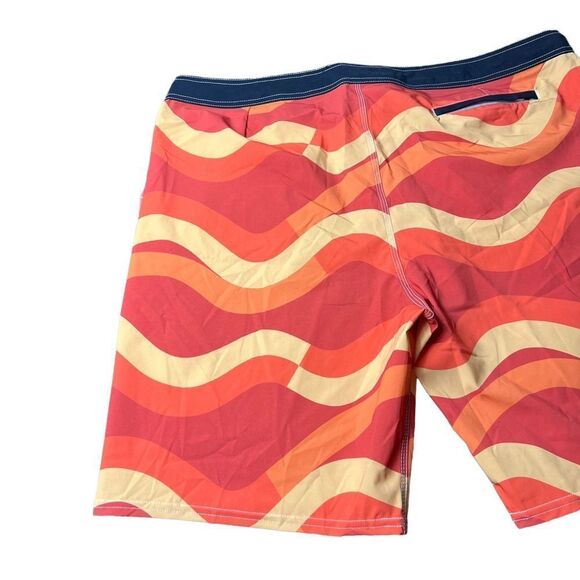 Toes On The Nose Mission Wave Board Wave Shorts - Picture 9 of 10